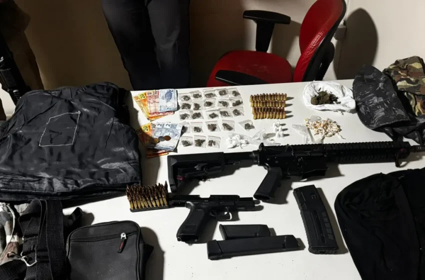  POLÍCIA APREENDE FUZIL, DROGAS E COLETES BALÍSTICOS EM OPERAÇÃO CONTRA O CRIME ORGANIZADO EM ILHÉUS