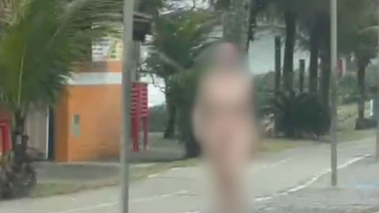  MULHER MATA PRÓPRIO PAI COM 20 FACADAS, SAI NUA NA ORLA E AFIRMA TER SIDO ABUSADA POR ELE