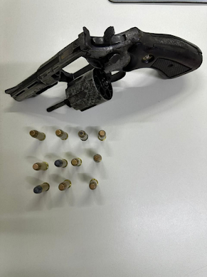 POLÍCIA APREENDE ARMA E MUNIÇÕES DURANTE OPERAÇÃO NO BAIRRO SALOBRINHO, EM ILHÉUS