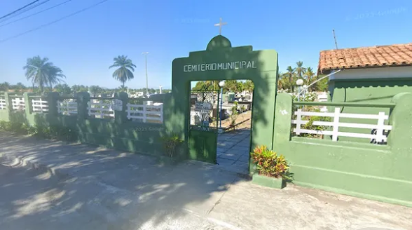  COVEIRO É ATACADO PELA COMPANHEIRA COM FACÃO DENTRO DE CEMITÉRIO EM BELMONTE