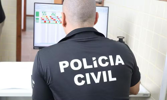  MULHER É PRESA EM EUNÁPOLIS POR USAR CARTÃO DA EX-PATROA EM DESVIOS DE MAIS DE R$ 8 MIL